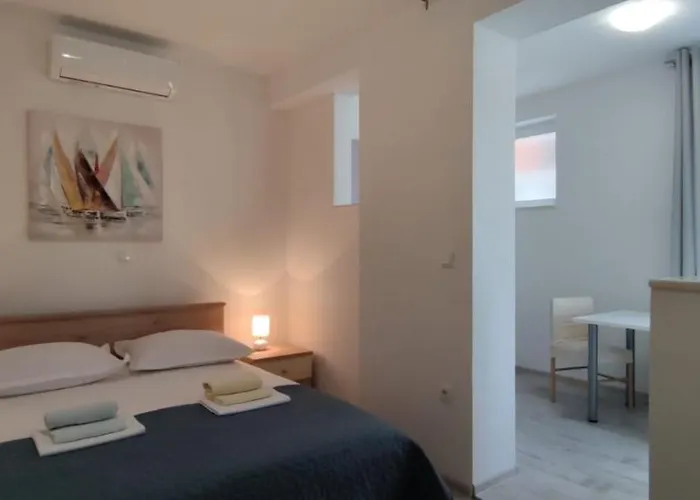Studio Apartman Ana